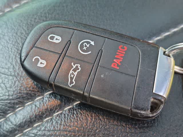 Used 2014 Chrysler 300 S AWD/4WD image 34