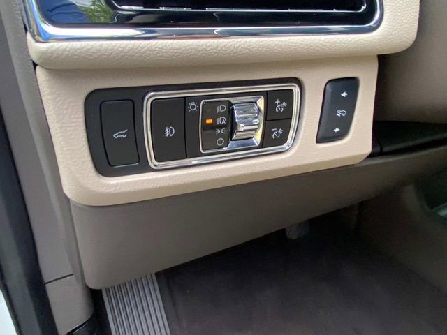 Used 2023 Lincoln Navigator L Reserve AWD/4WD image 16