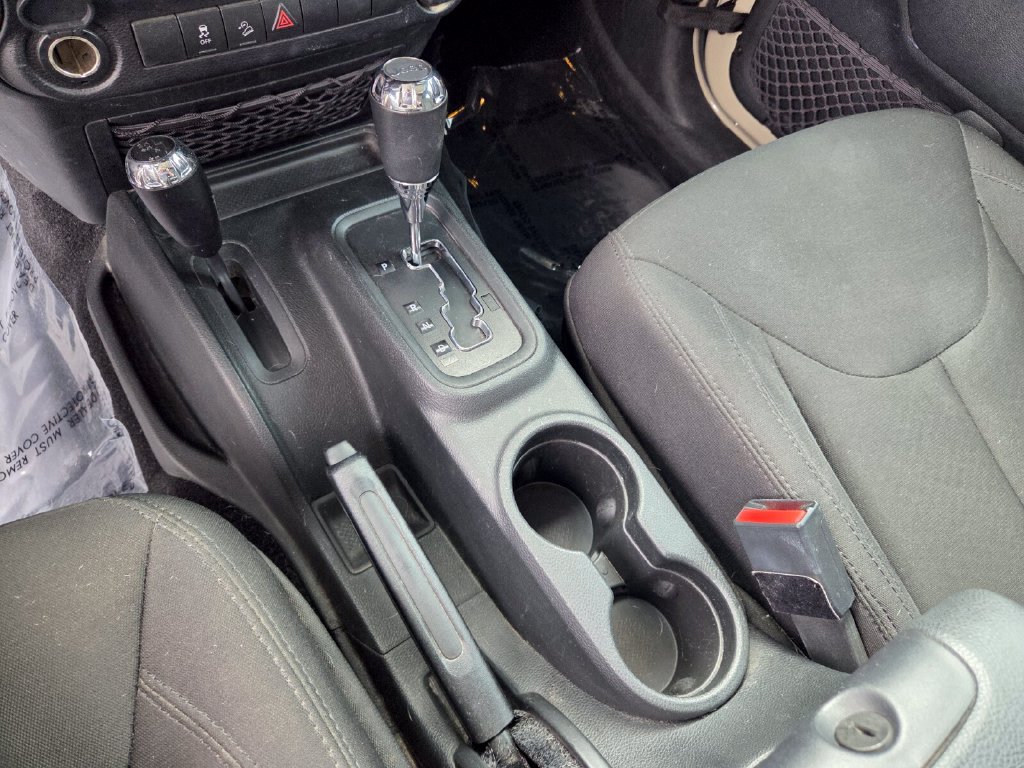 Used 2018 Jeep Wrangler Sport w/ Connectivity Group AWD/4WD image 24