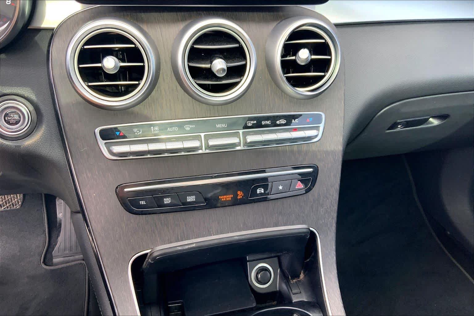 Used 2020 Mercedes-Benz GLC 300 image 35