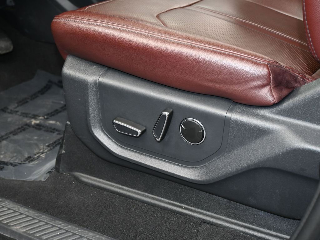 Used 2024 Ford Expedition Limited image 13