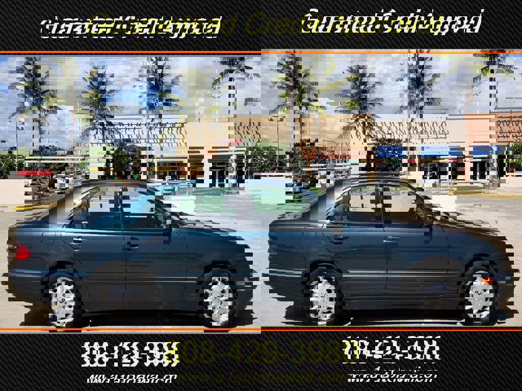 Used 2000 Mercedes-Benz E 320 Sedan image 4