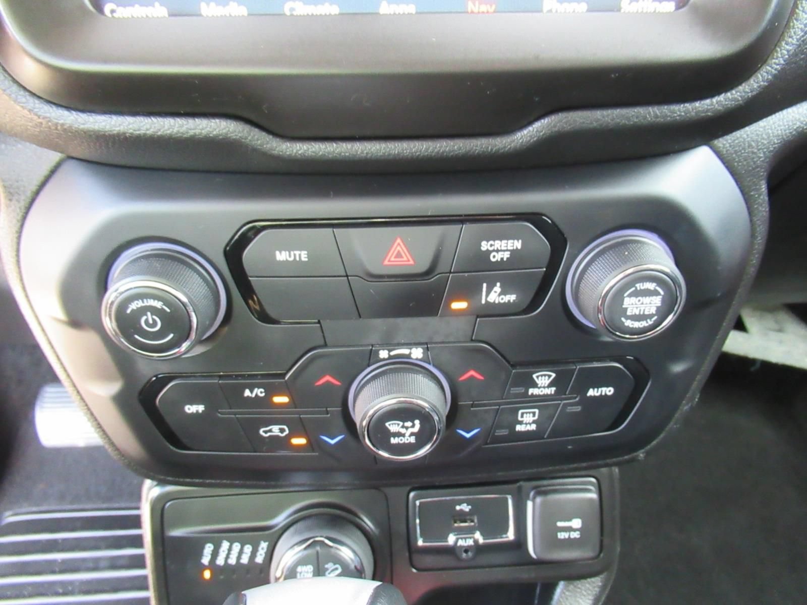 Certified 2022 Jeep Renegade Trailhawk AWD/4WD image 25