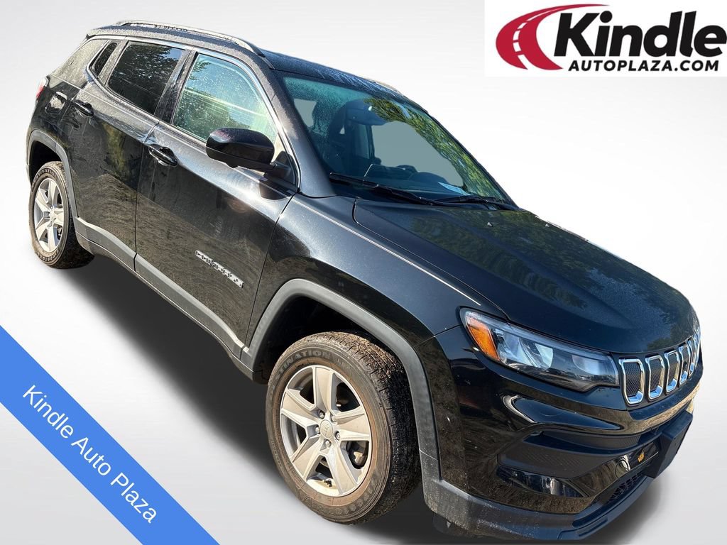 Used 2022 Jeep Compass Latitude w/ Sun and Sound Group AWD/4WD image 1