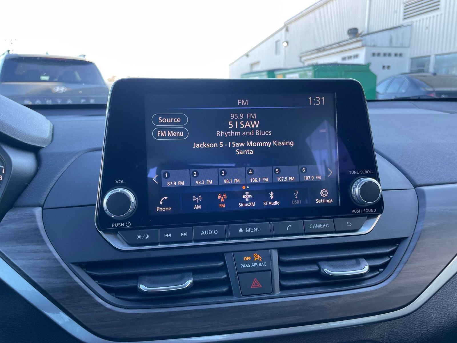 Used 2025 Nissan Altima 2.5 SV image 21