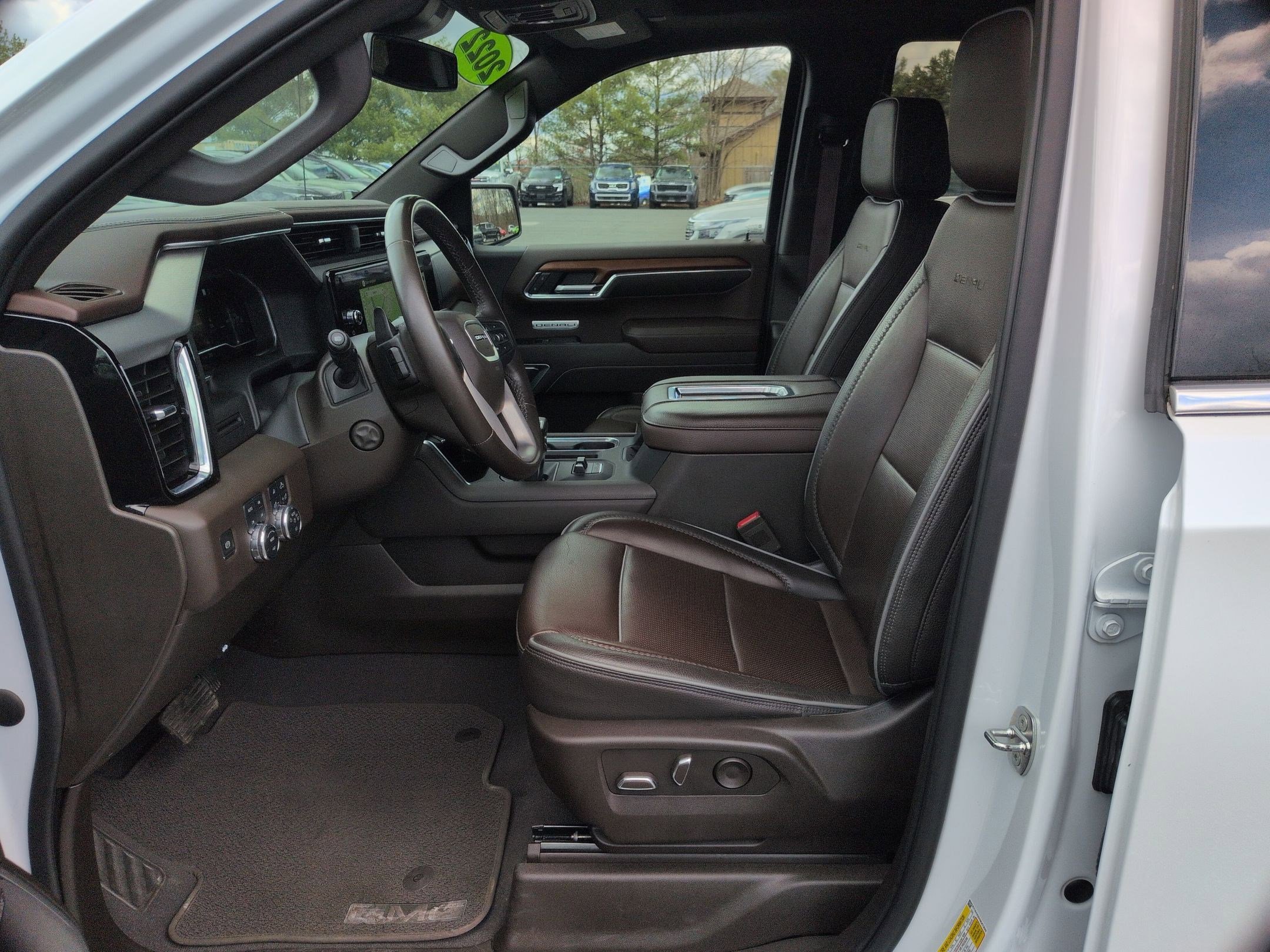 Used 2022 GMC Sierra 1500 Denali AWD/4WD image 12