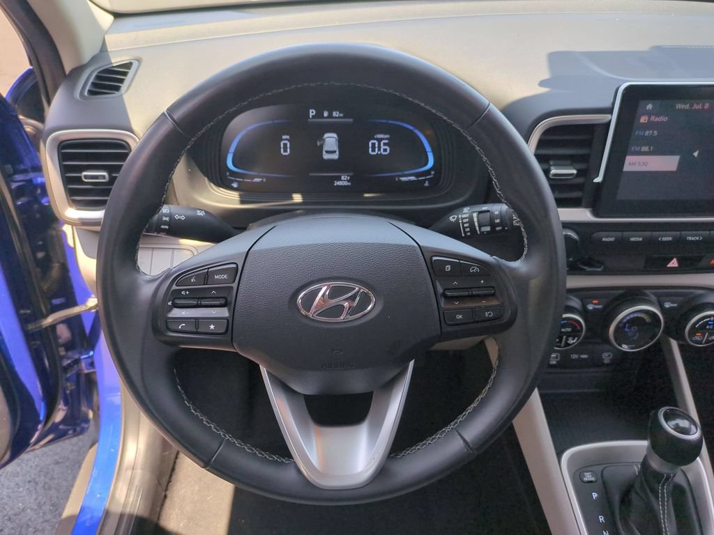 Used 2025 Hyundai Venue SEL FWD image 22