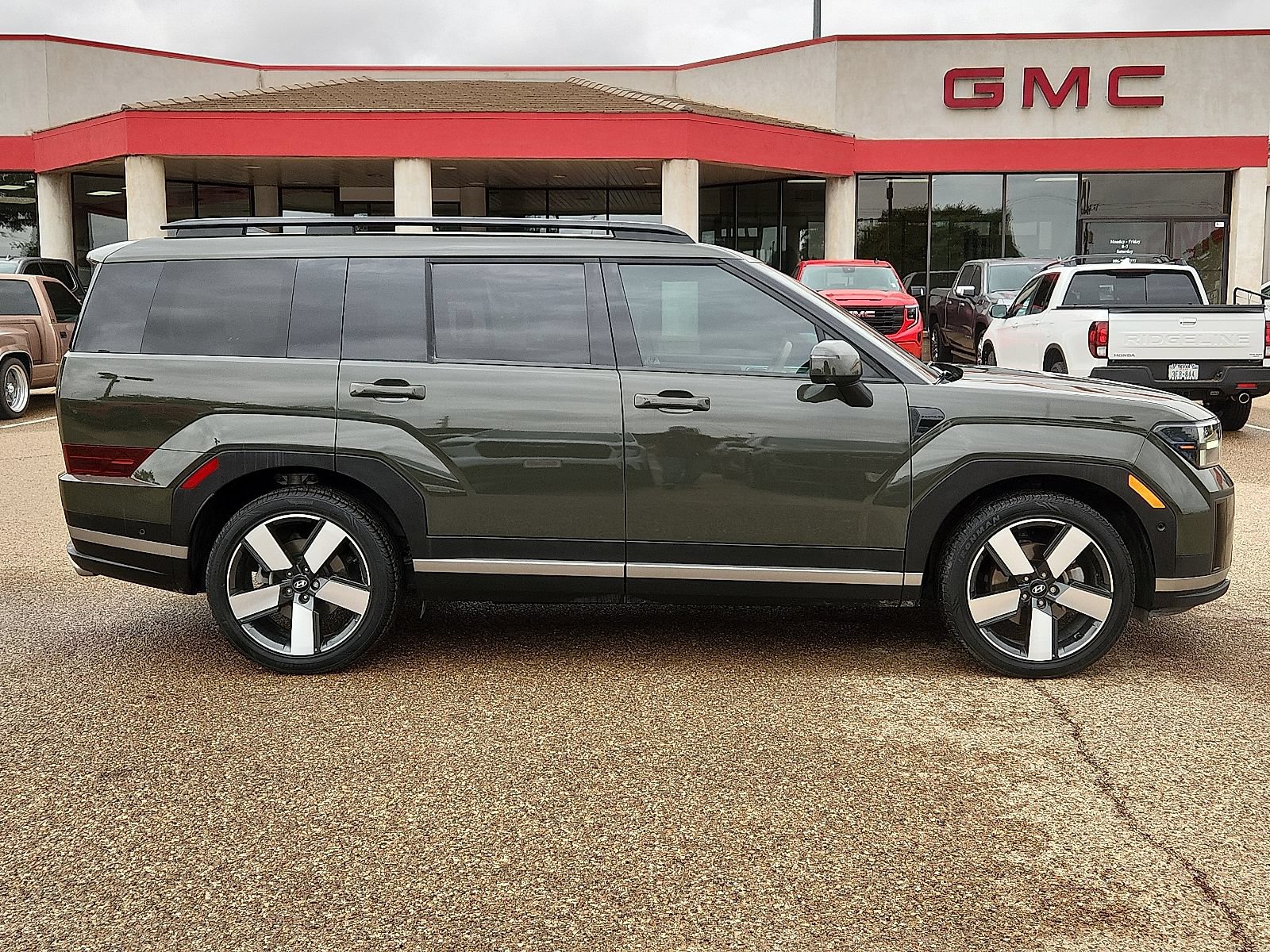 Used 2024 Hyundai Santa Fe Limited FWD image 5