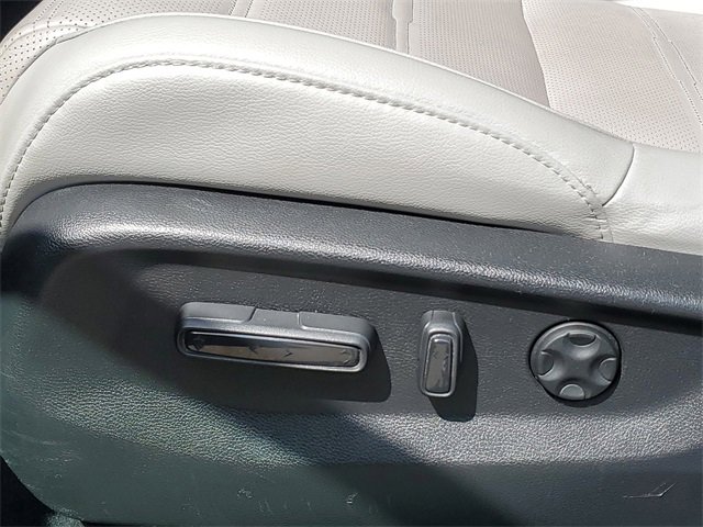 Used 2021 Honda CR-V Touring image 6