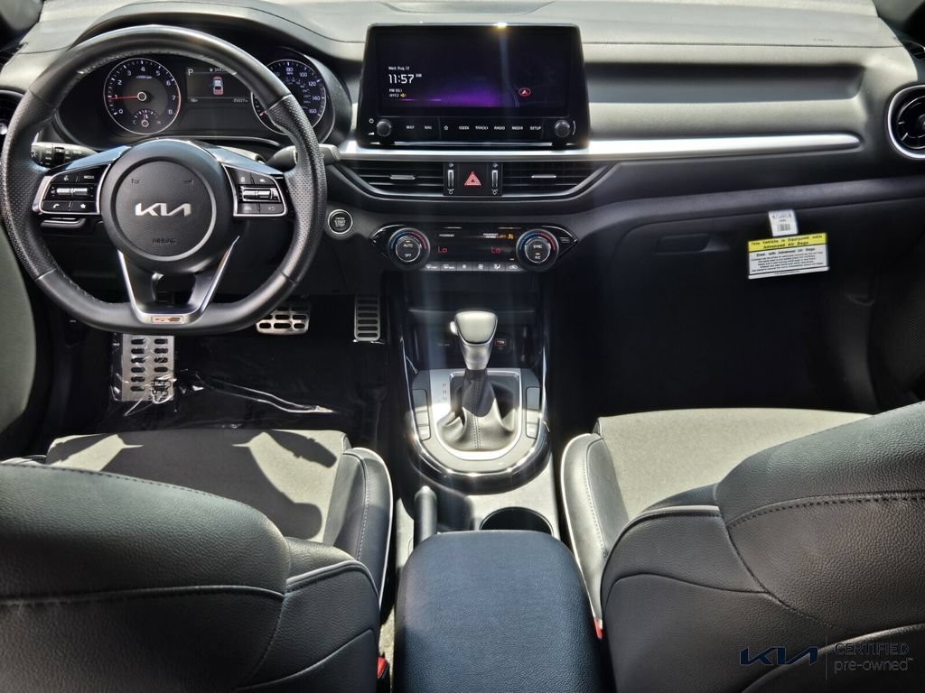 Certified 2022 Kia Forte GT-Line FWD image 12