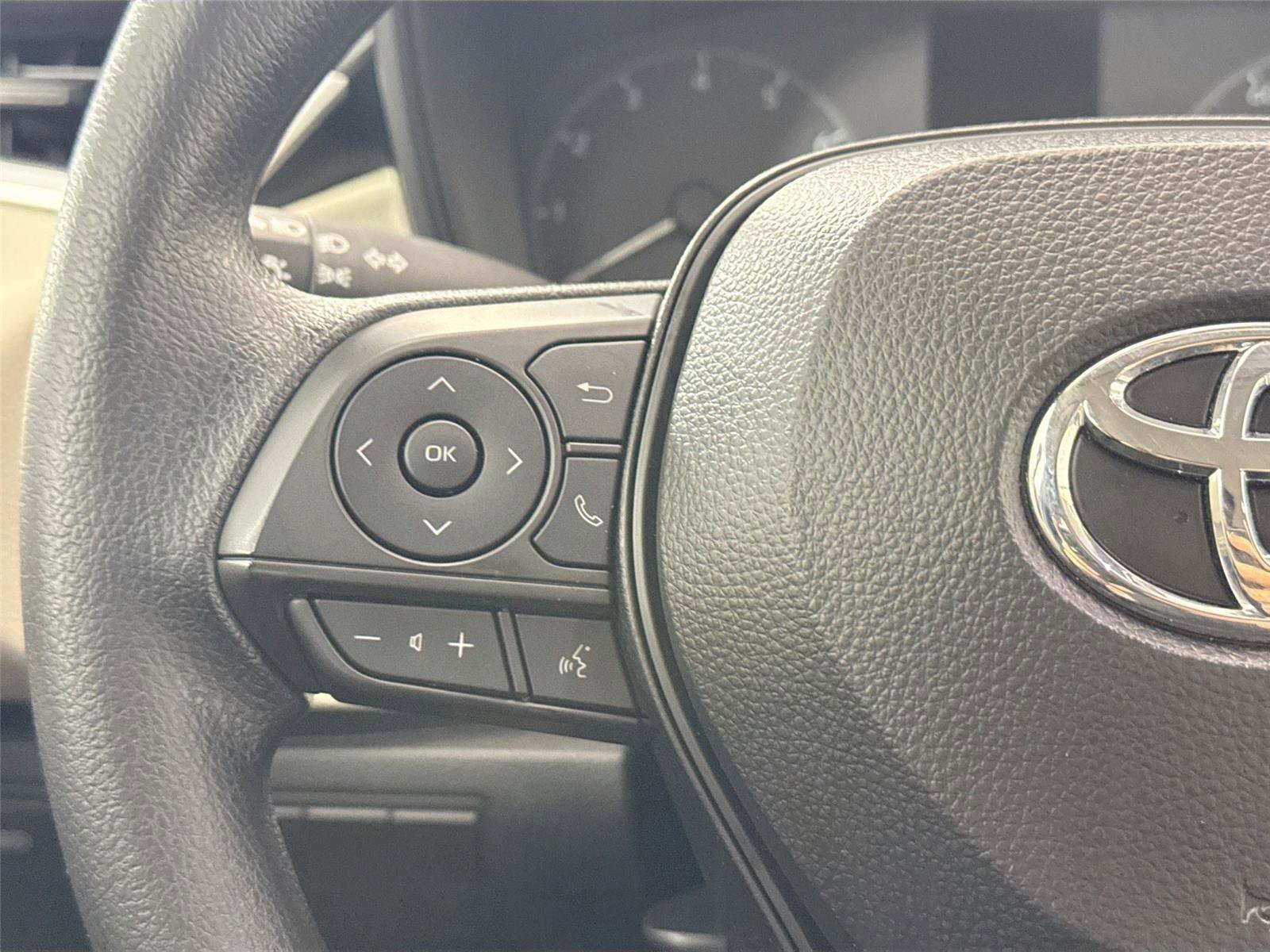 Used 2025 Toyota Corolla LE image 17