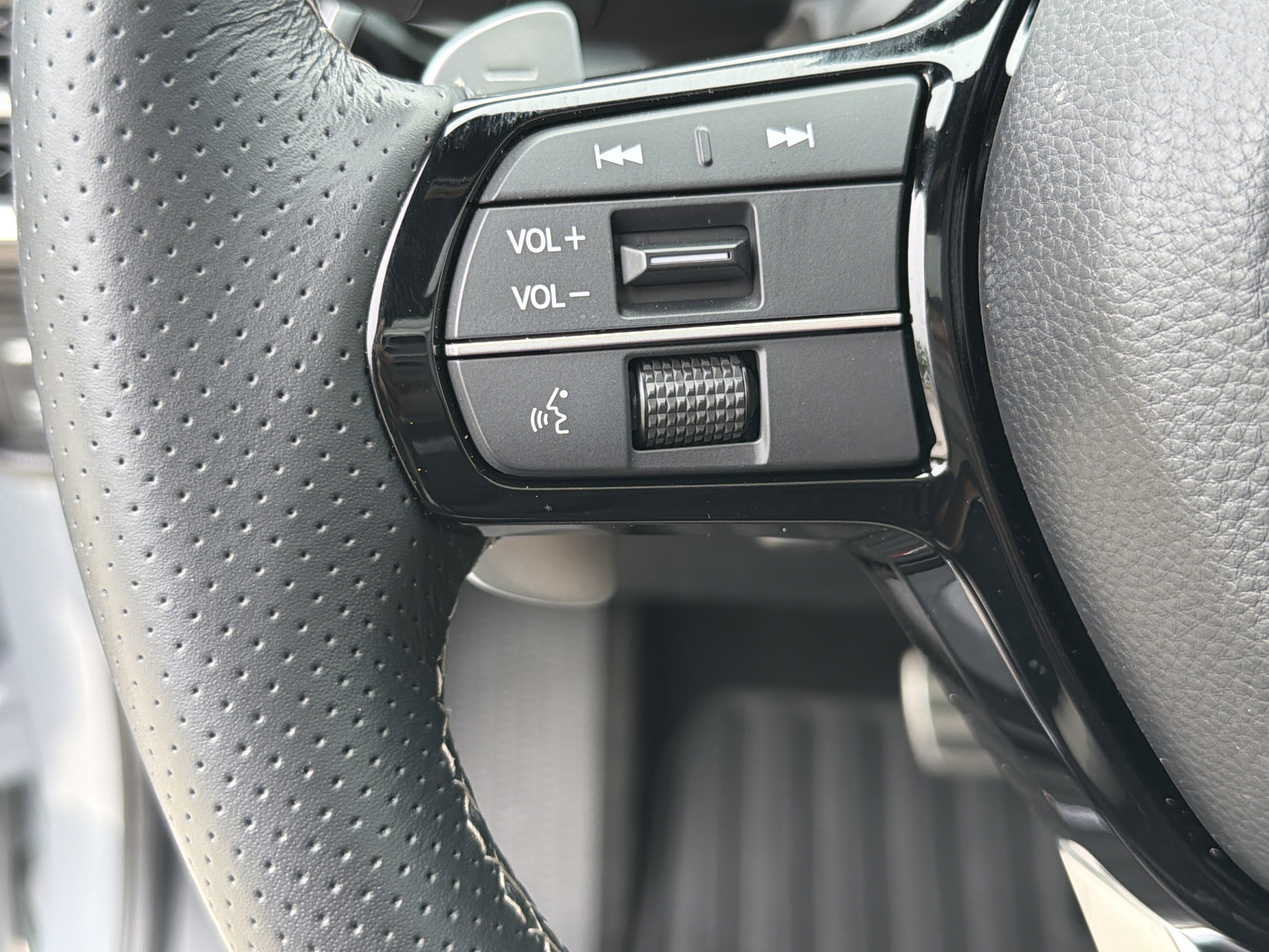 Certified 2025 Acura ADX A-Spec FWD image 19