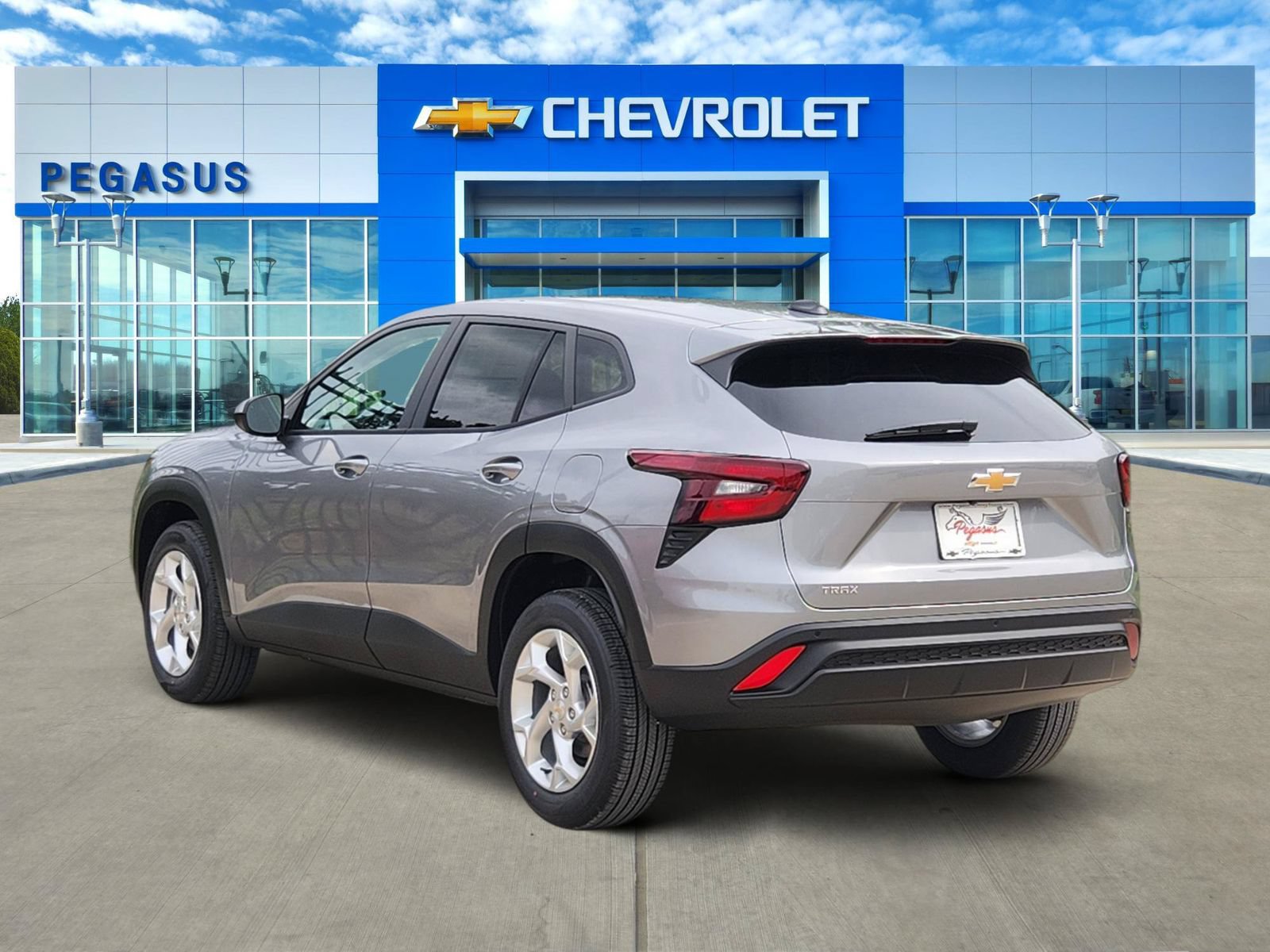 New 2026 Chevrolet Trax LS w/ LS Convenience Package FWD image 4