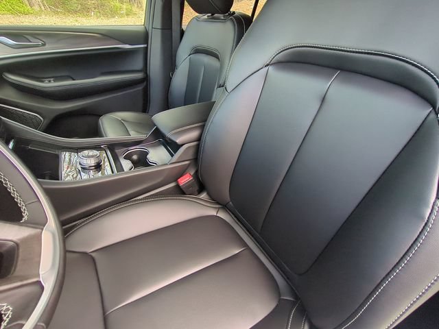 New 2026 Jeep Grand Cherokee Limited w/ Limited Altitude Package AWD/4WD image 27