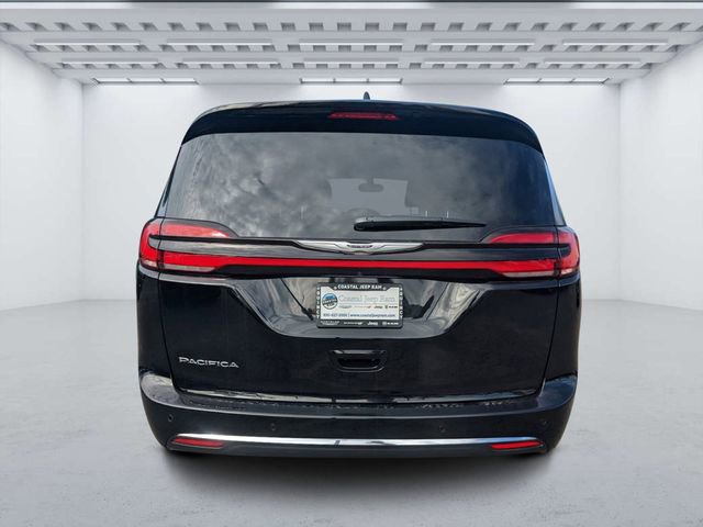 New 2025 Chrysler Pacifica Select FWD image 4
