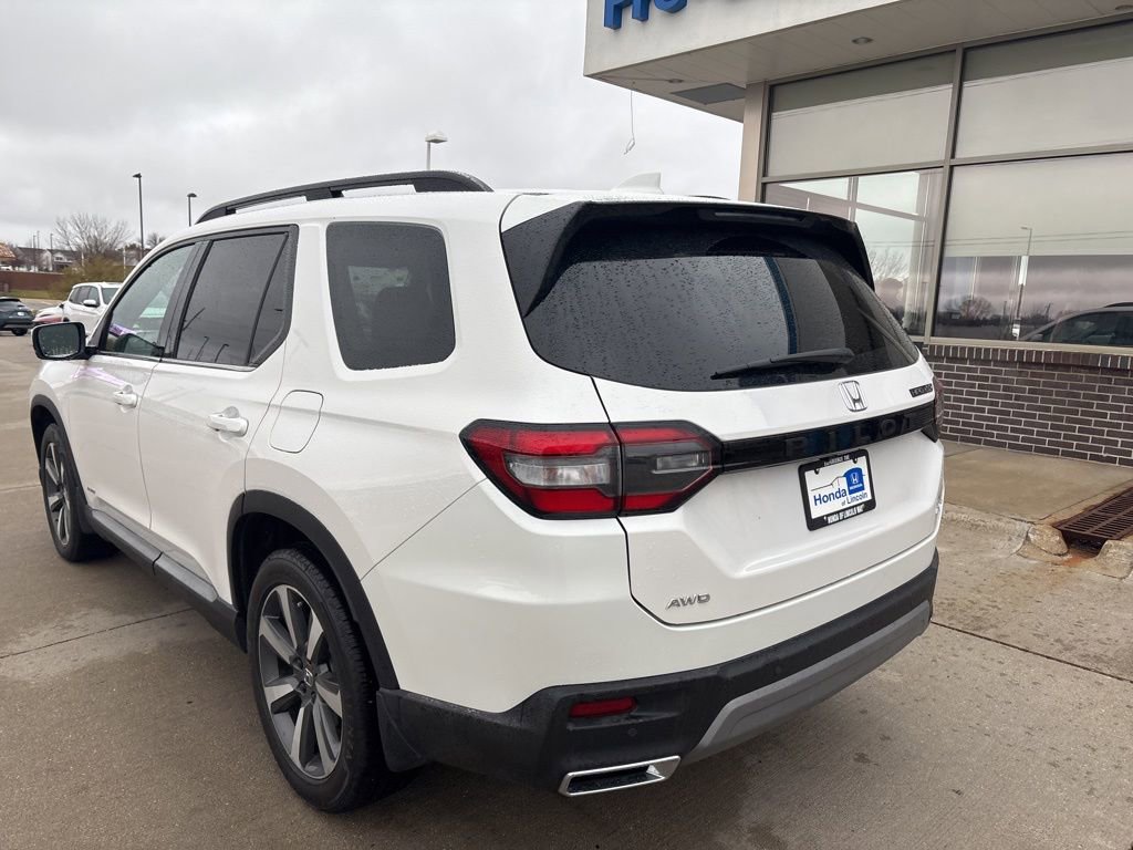 Certified 2025 Honda Pilot Elite image 7