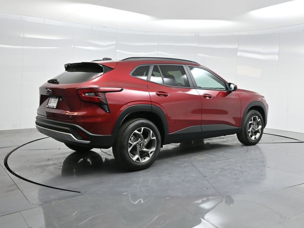 Used 2025 Chevrolet Trax LT w/ LT Convenience Package image 38