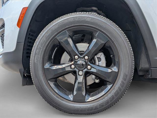 Used 2024 Jeep Grand Cherokee Altitude image 24