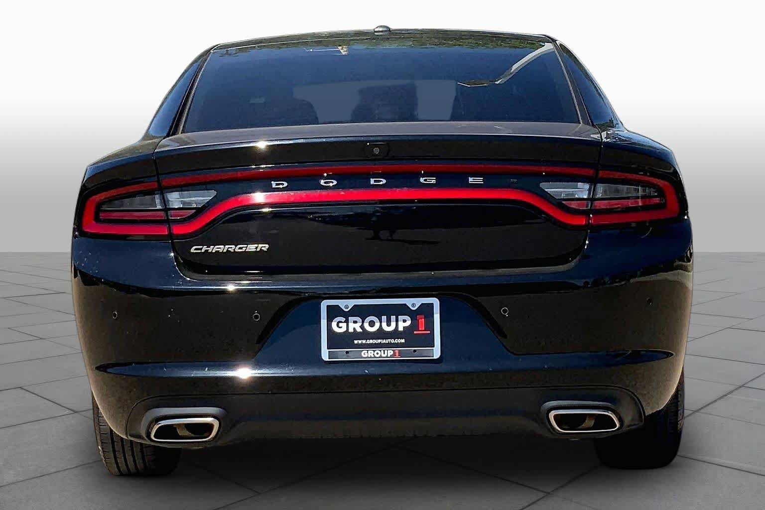 Used 2022 Dodge Charger SXT RWD image 5