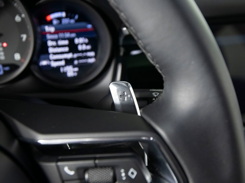 Certified 2026 Porsche Macan AWD/4WD image 25