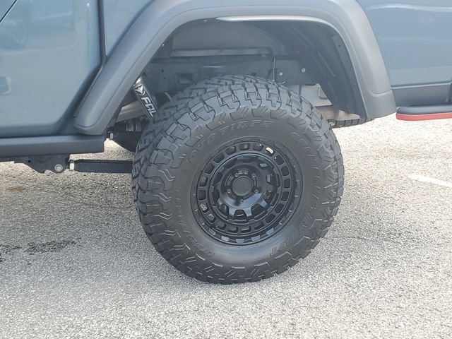 Used 2025 Jeep Gladiator Rubicon w/ Convenience Group AWD/4WD image 8