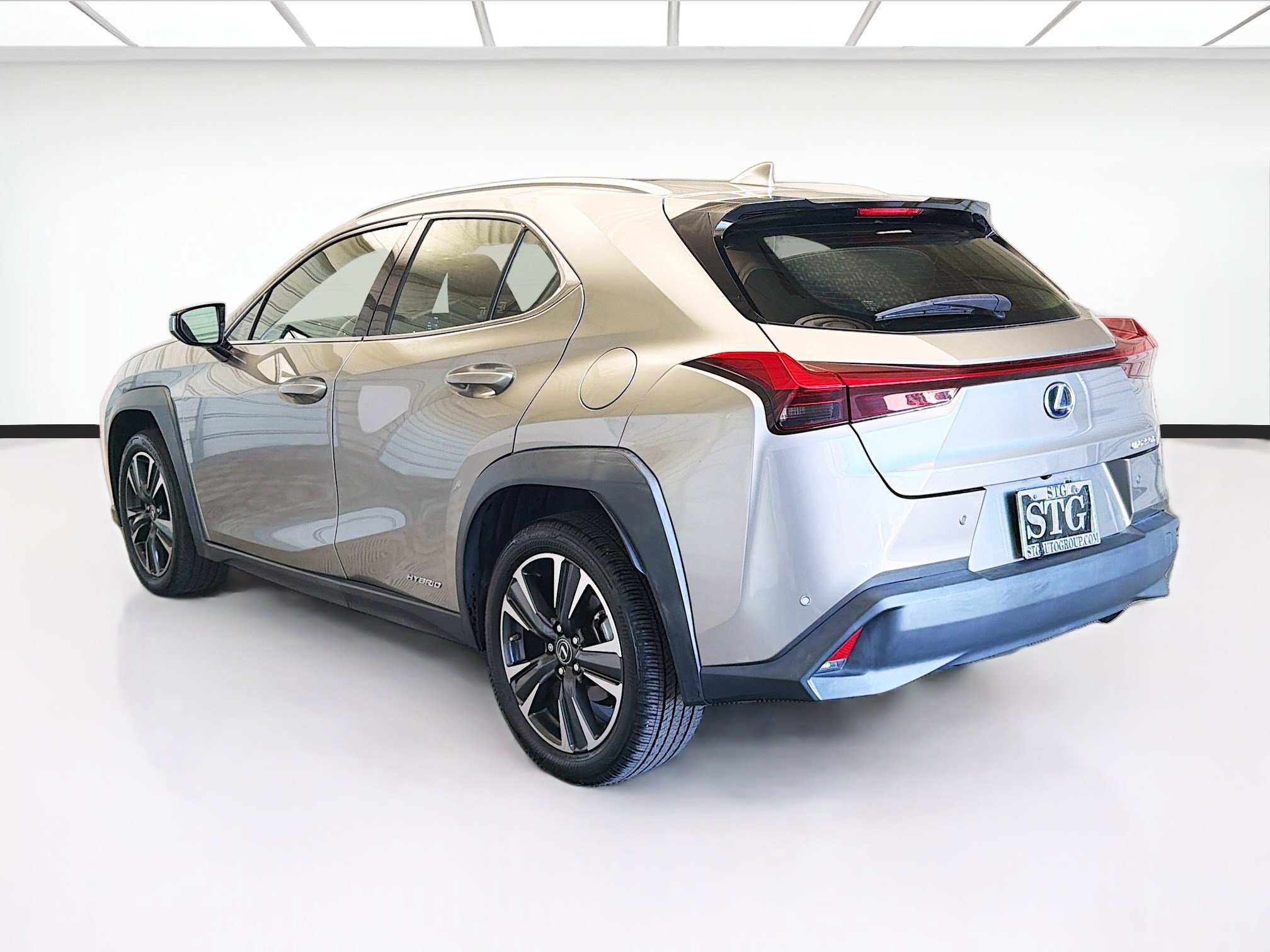Used 2022 Lexus UX 250h w/ Accessory Package (Z2) image 6