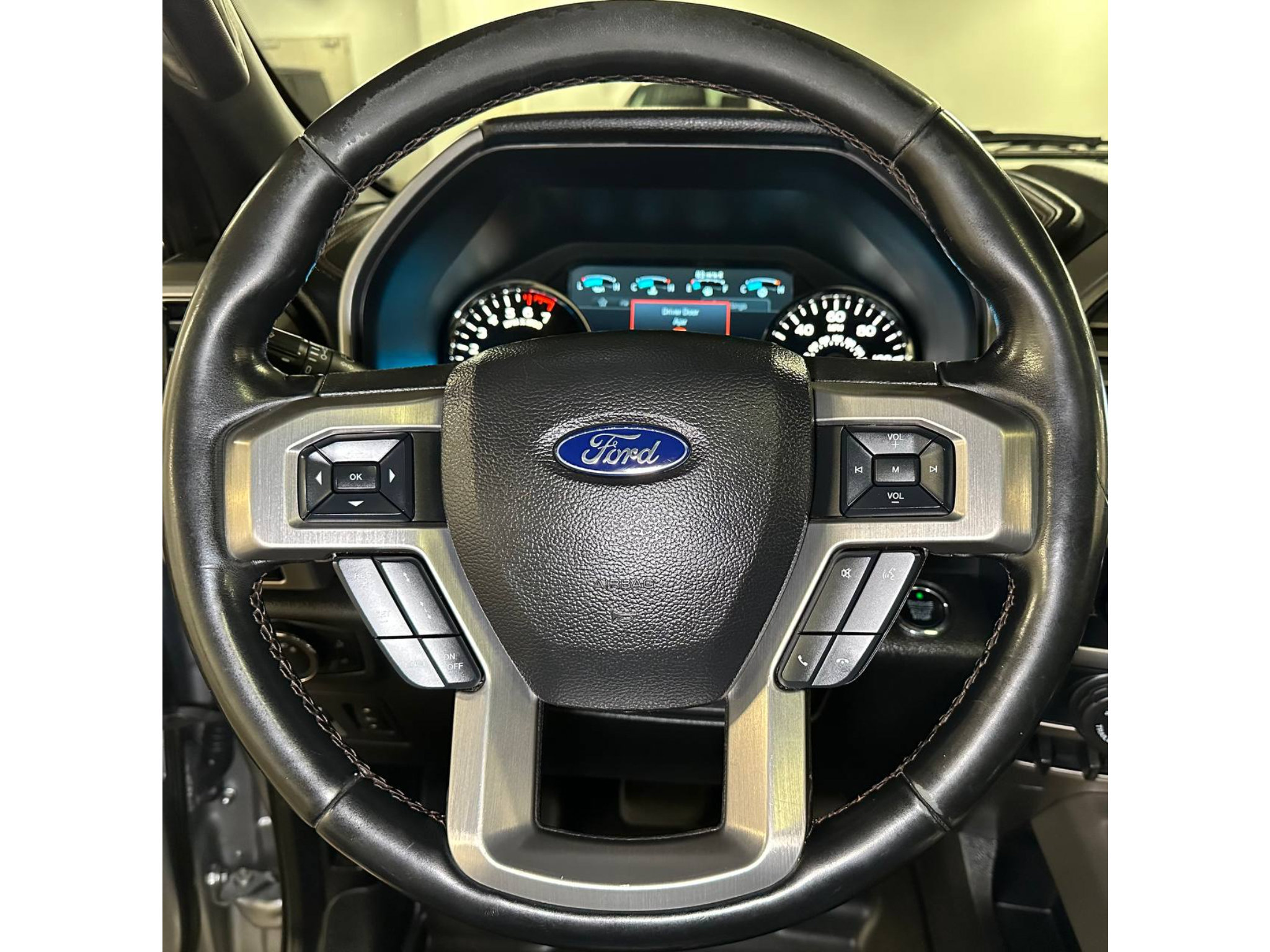 Used 2020 Ford F150 Platinum w/ Equipment Group 701A Luxury AWD/4WD image 24