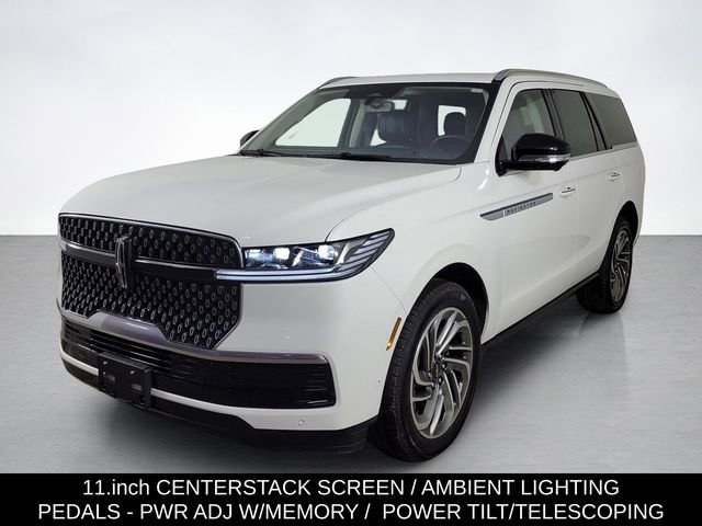 Used 2025 Lincoln Navigator Reserve image 6