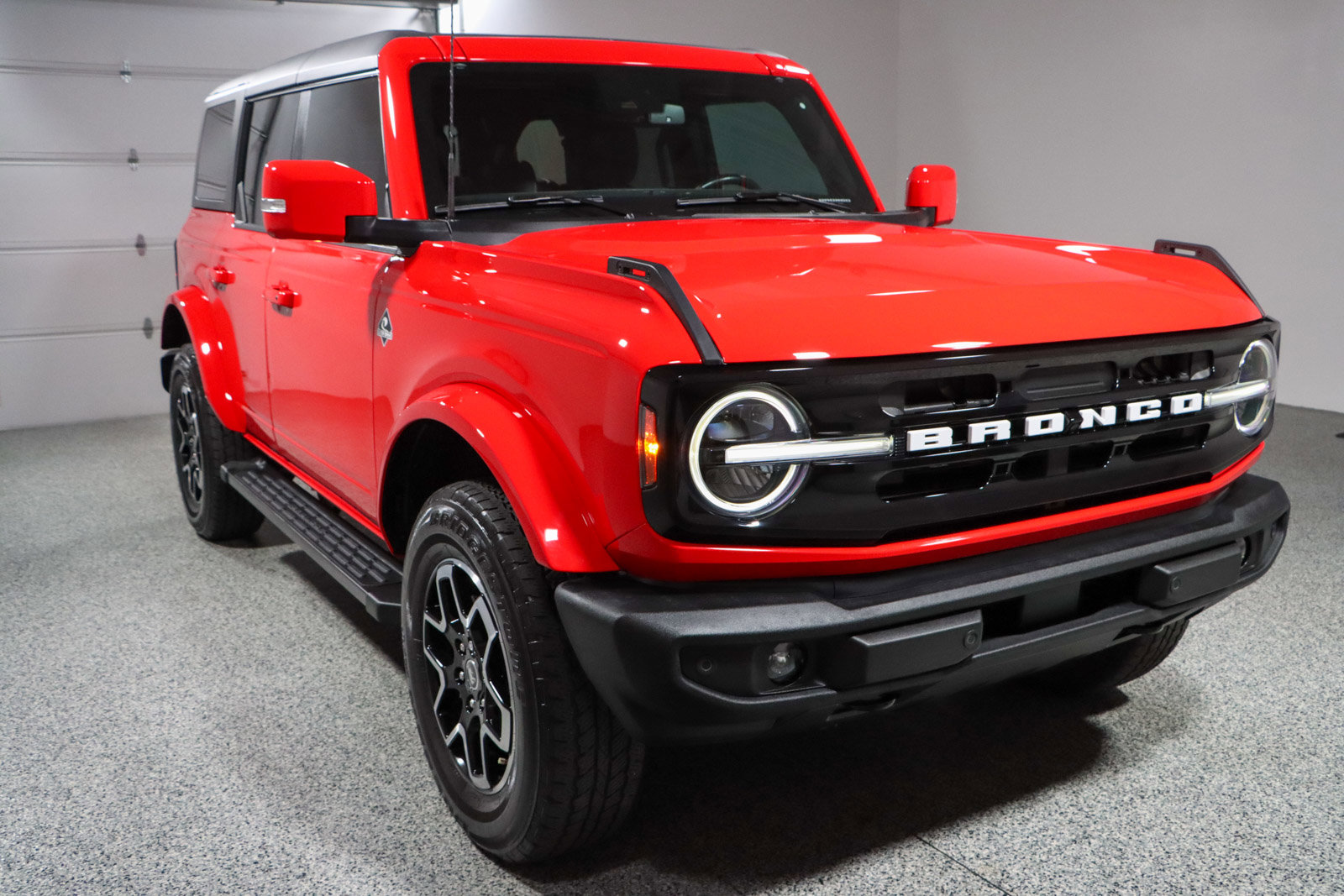 Used 2023 Ford Bronco Outer Banks image 5