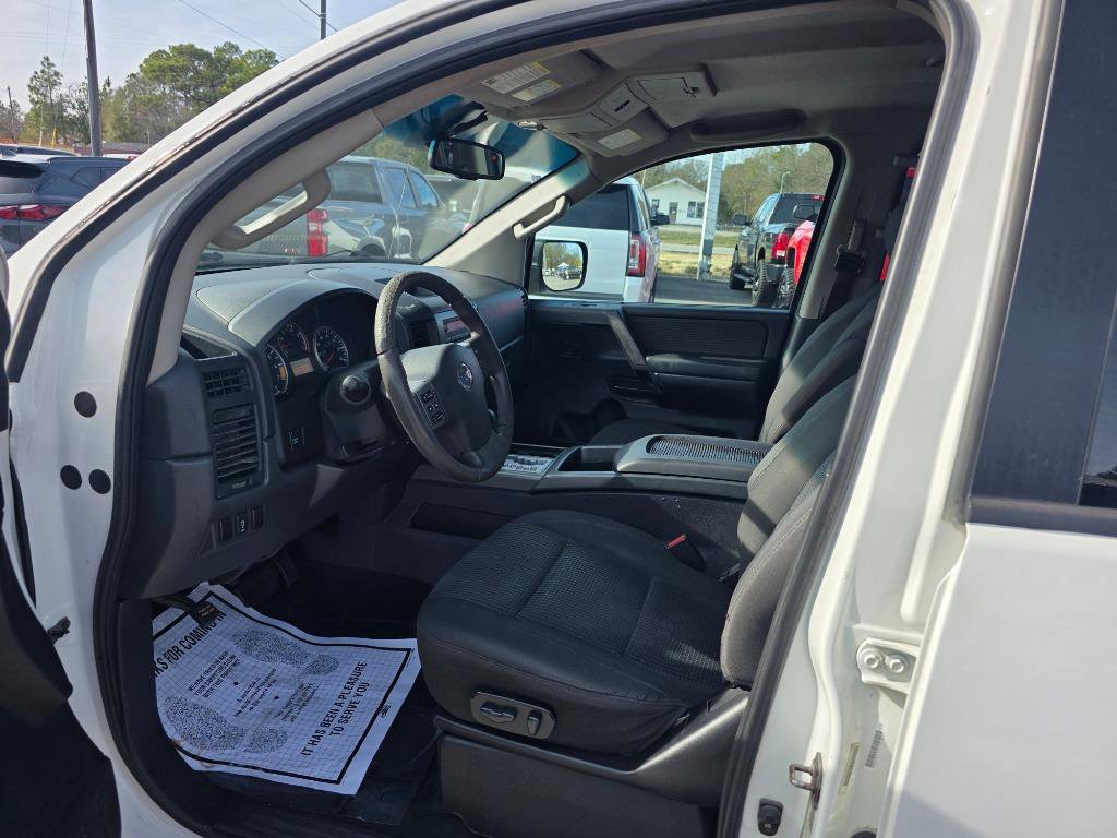 Used 2012 Nissan Titan SV w/ SV Value Truck Pkg image 5