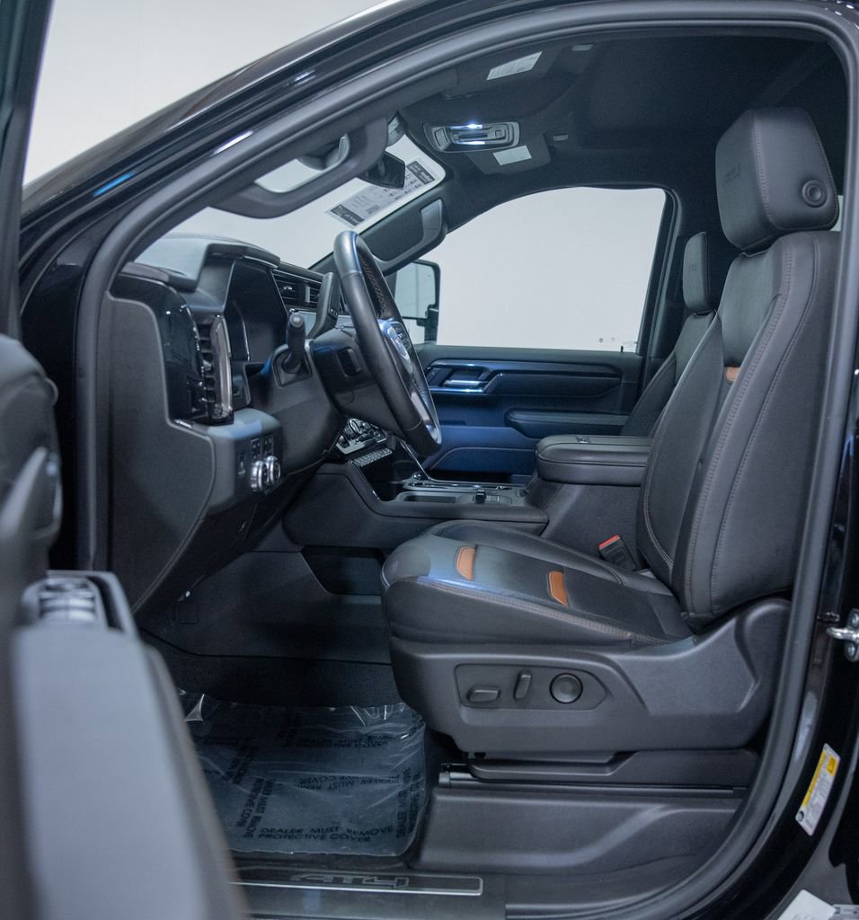Used 2024 GMC Sierra 2500 AT4 w/ AT4 Preferred Package image 14