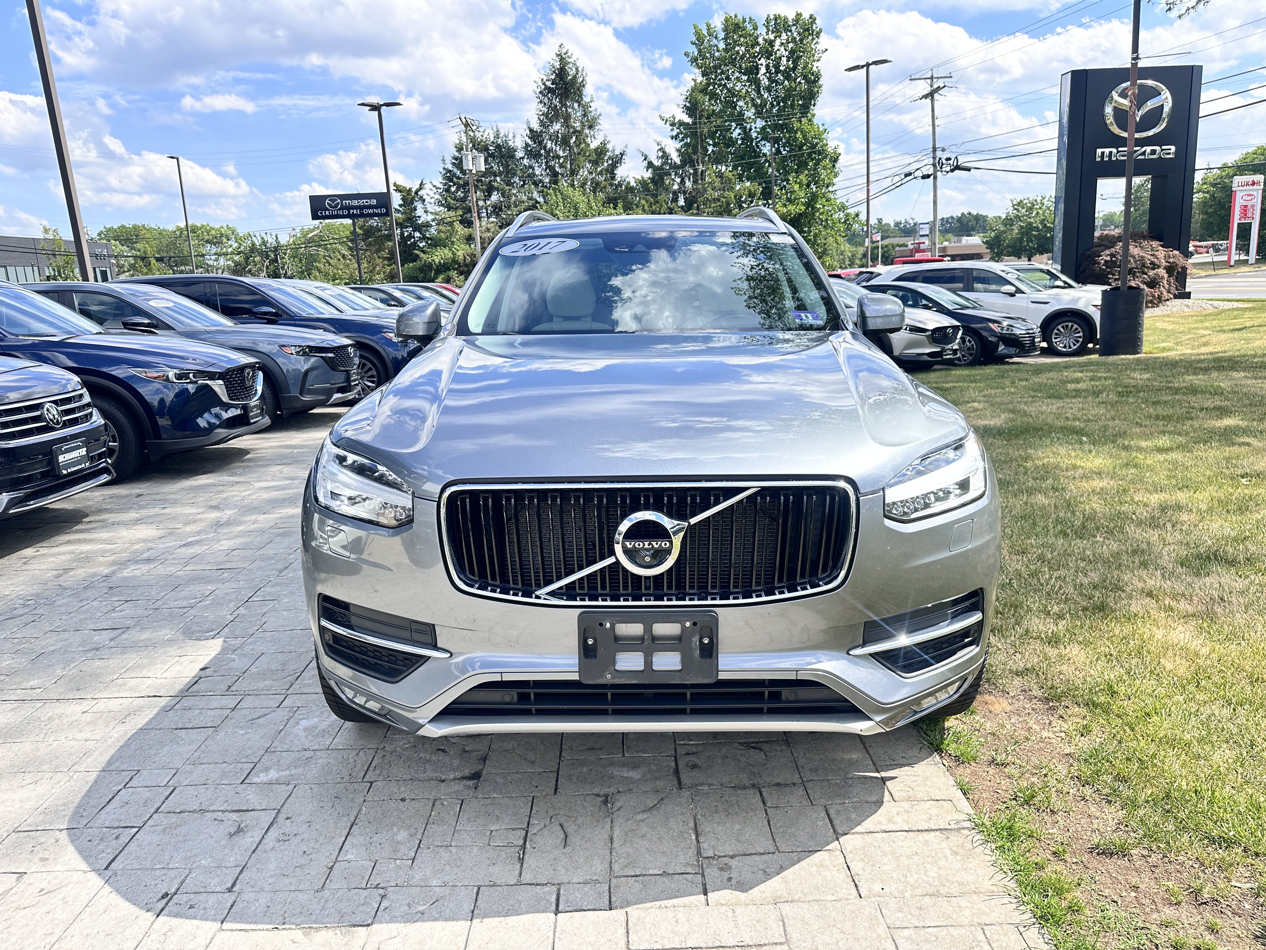 Used 2017 Volvo XC90 T6 Momentum w/ Vision Package AWD/4WD image 15