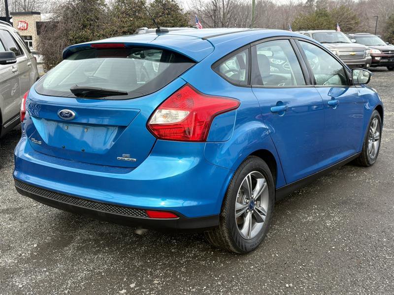 Used 2014 Ford Focus SE w/ SE Sport Package image 4