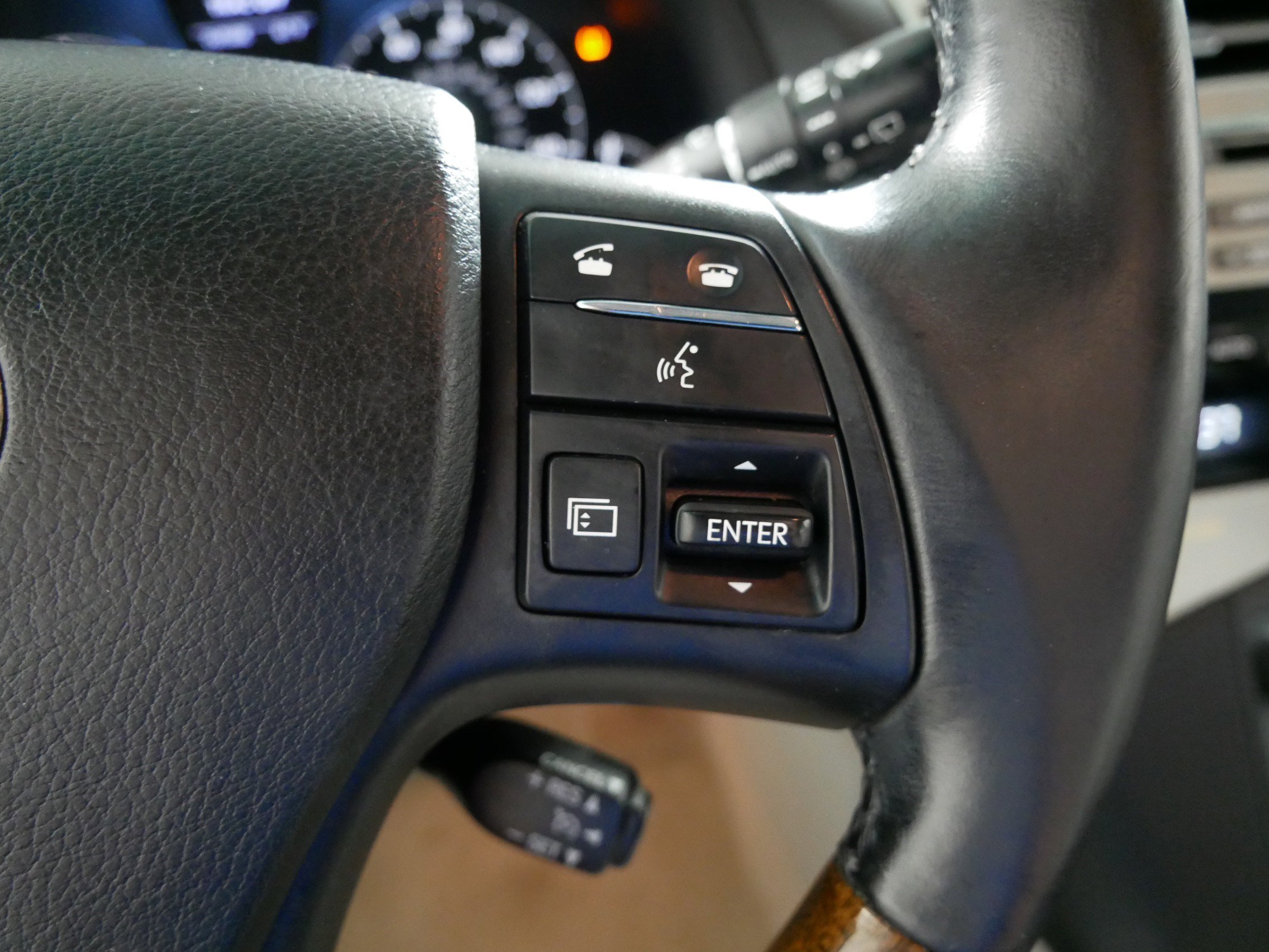 Used 2011 Lexus RX 350 AWD w/ Premium Pkg image 28