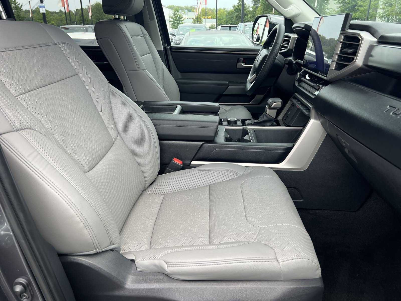 Used 2024 Toyota Tundra SR5 w/ SR5 Premium Package AWD/4WD image 27