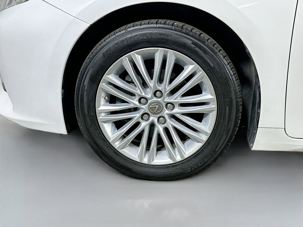 Used 2015 Lexus ES 350 w/ Luxury Package image 8