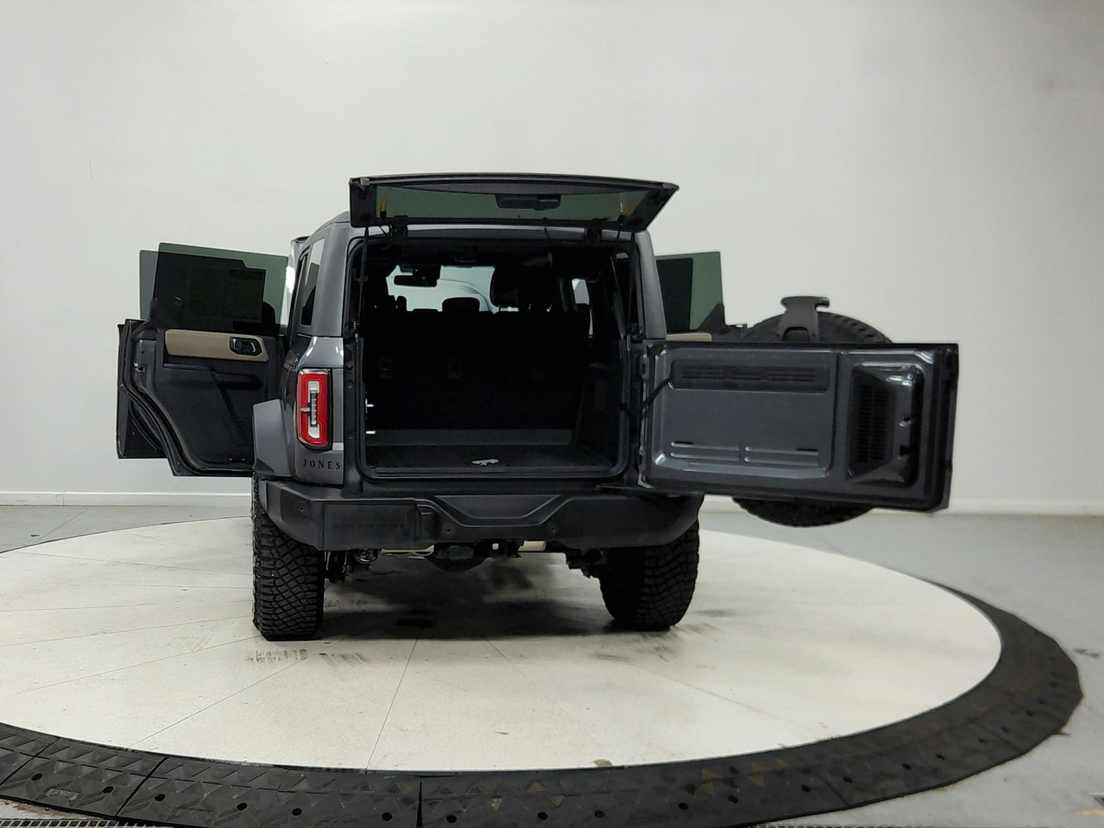 Used 2024 Ford Bronco Wildtrak AWD/4WD image 15