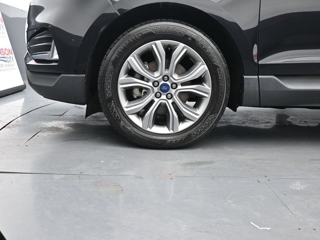Used 2019 Ford Edge Titanium w/ Cargo Accessory Package image 15