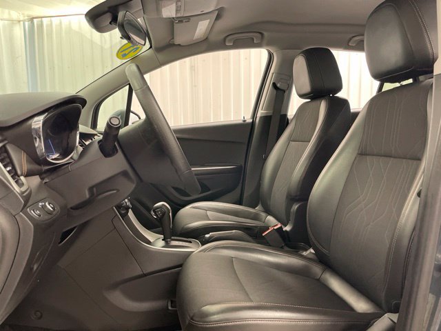 Used 2021 Chevrolet Trax LT FWD image 13