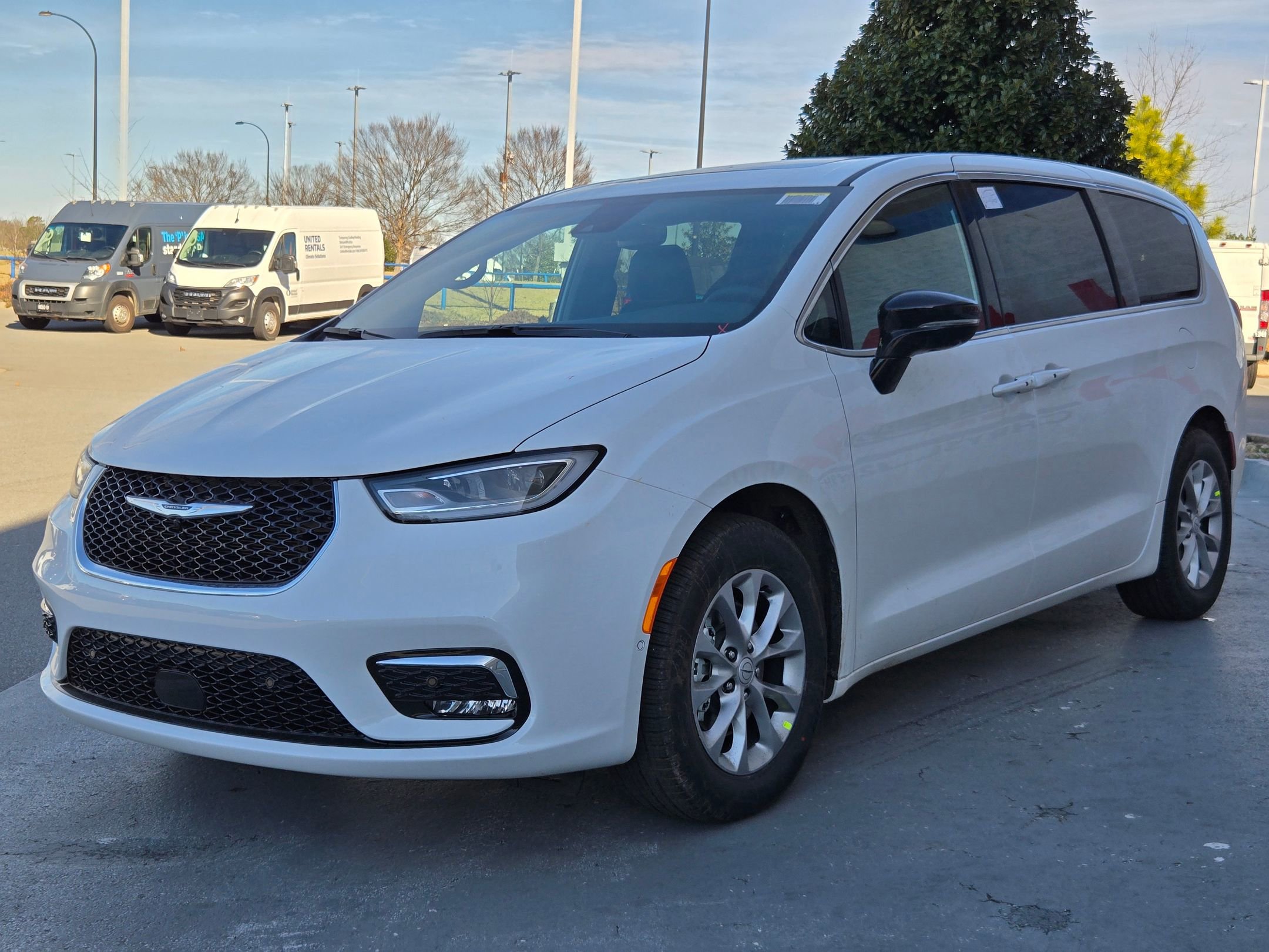 New 2026 Chrysler Pacifica Limited w/ Uconnect Theater Family Group image 3