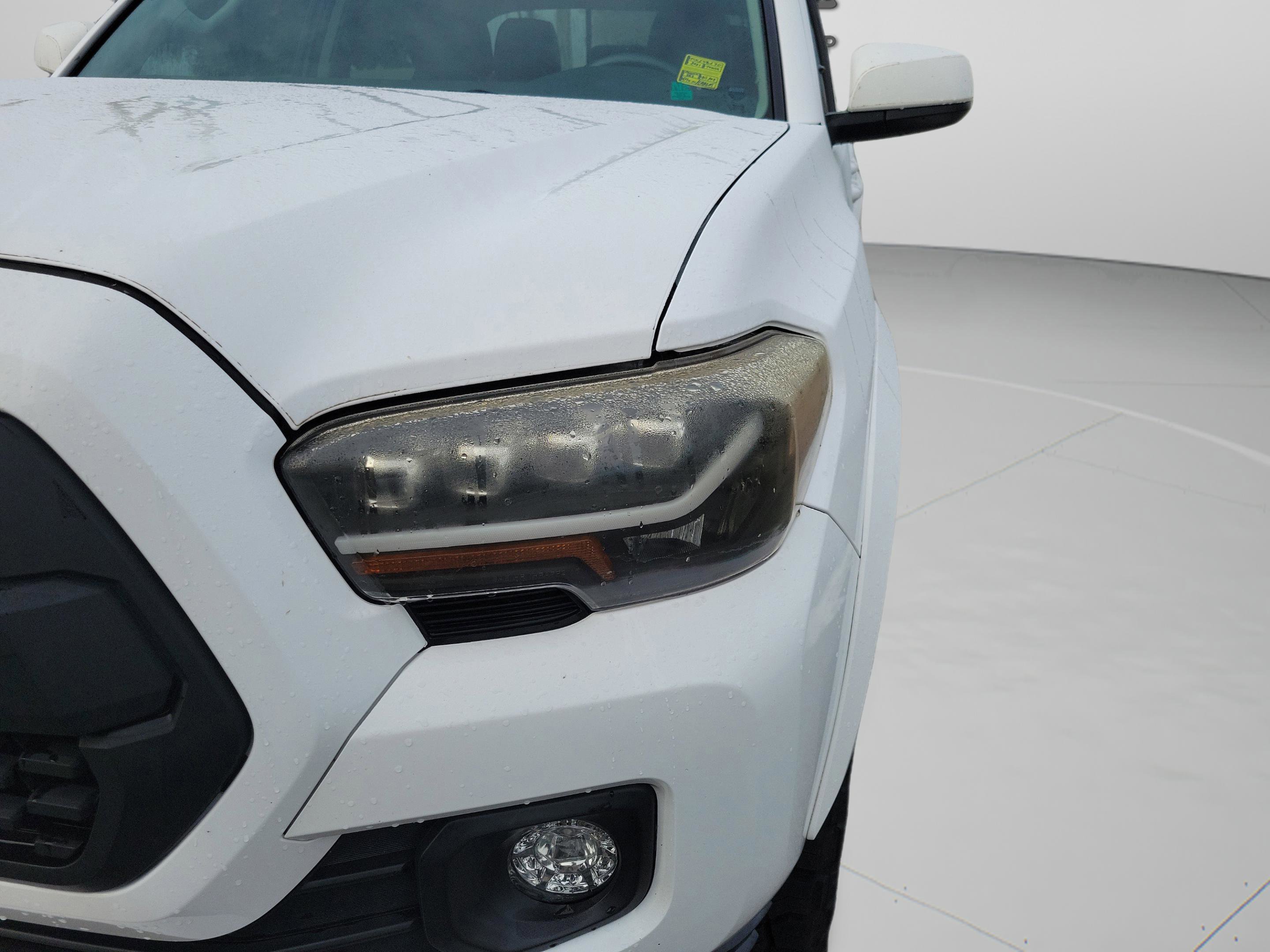 Used 2021 Toyota Tacoma SR5 AWD/4WD image 9