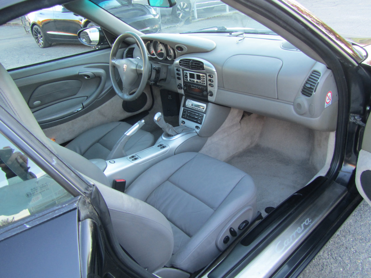 Used 2001 Porsche 911 Carrera image 18