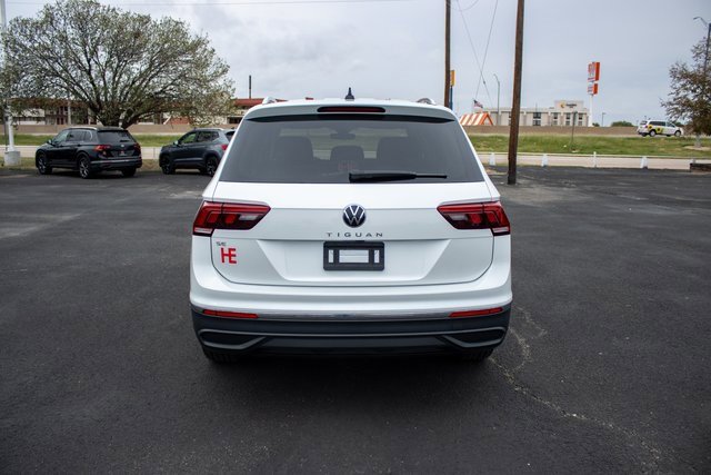 Used 2023 Volkswagen Tiguan SE image 6