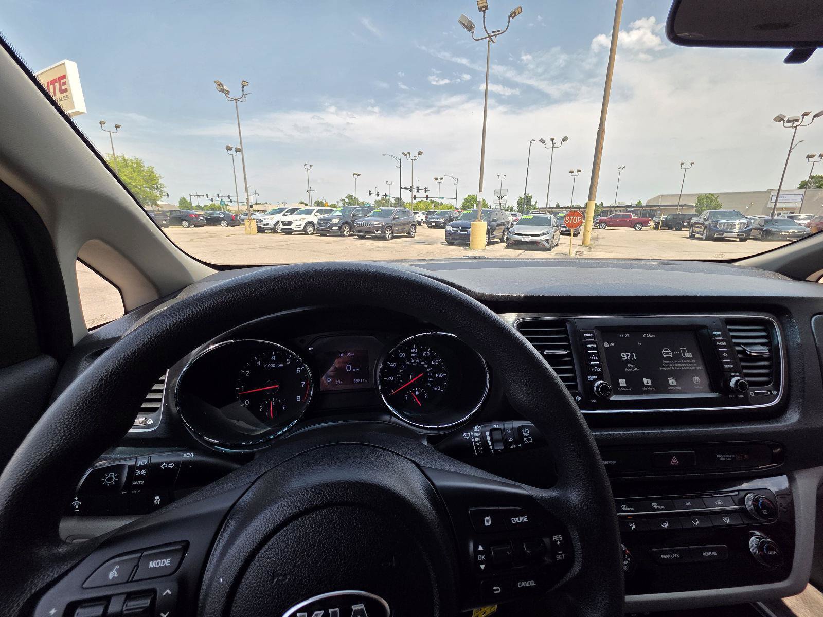 Used 2019 Kia Sedona LX FWD image 25