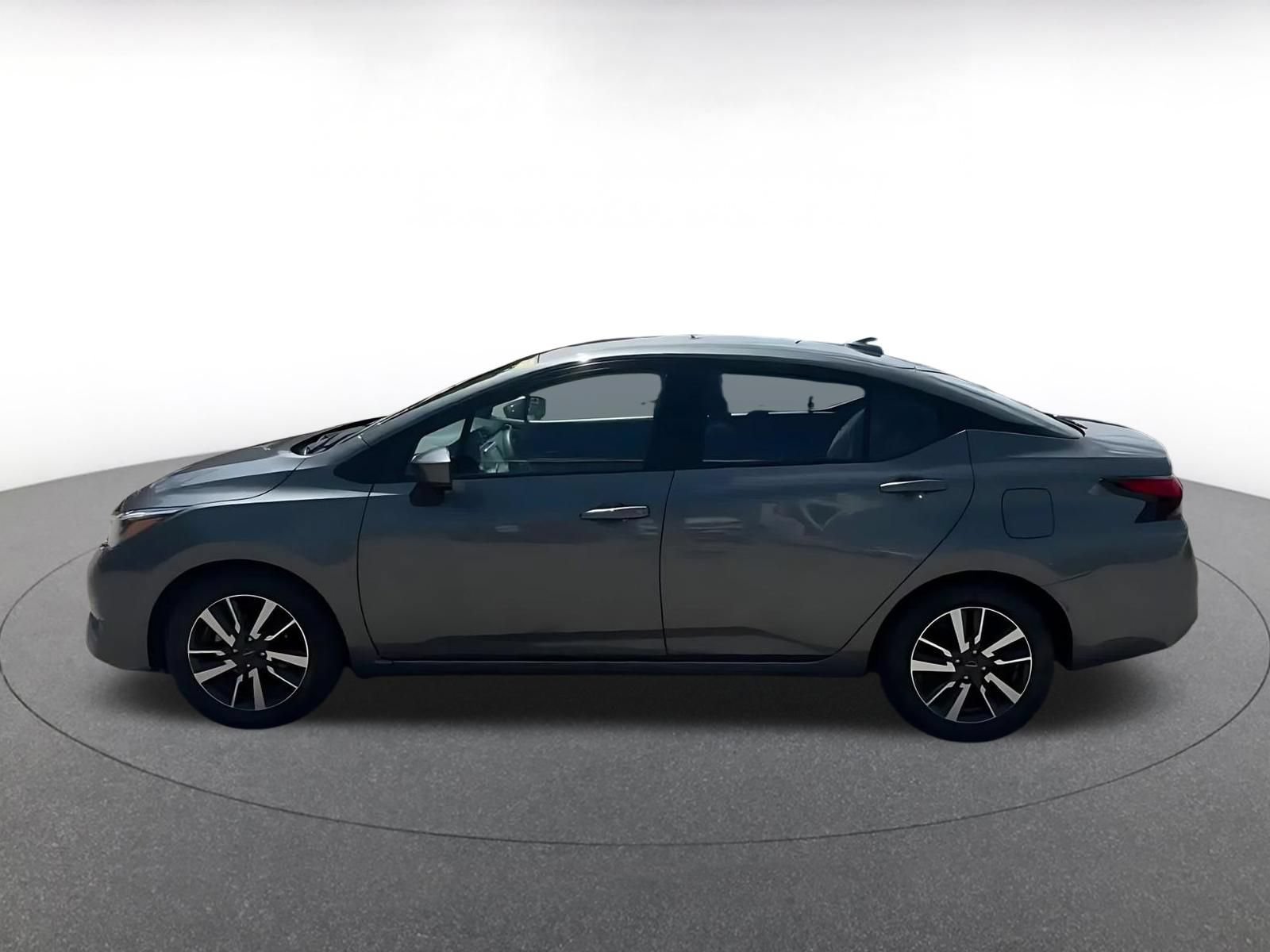 Used 2025 Nissan Versa SV FWD image 9