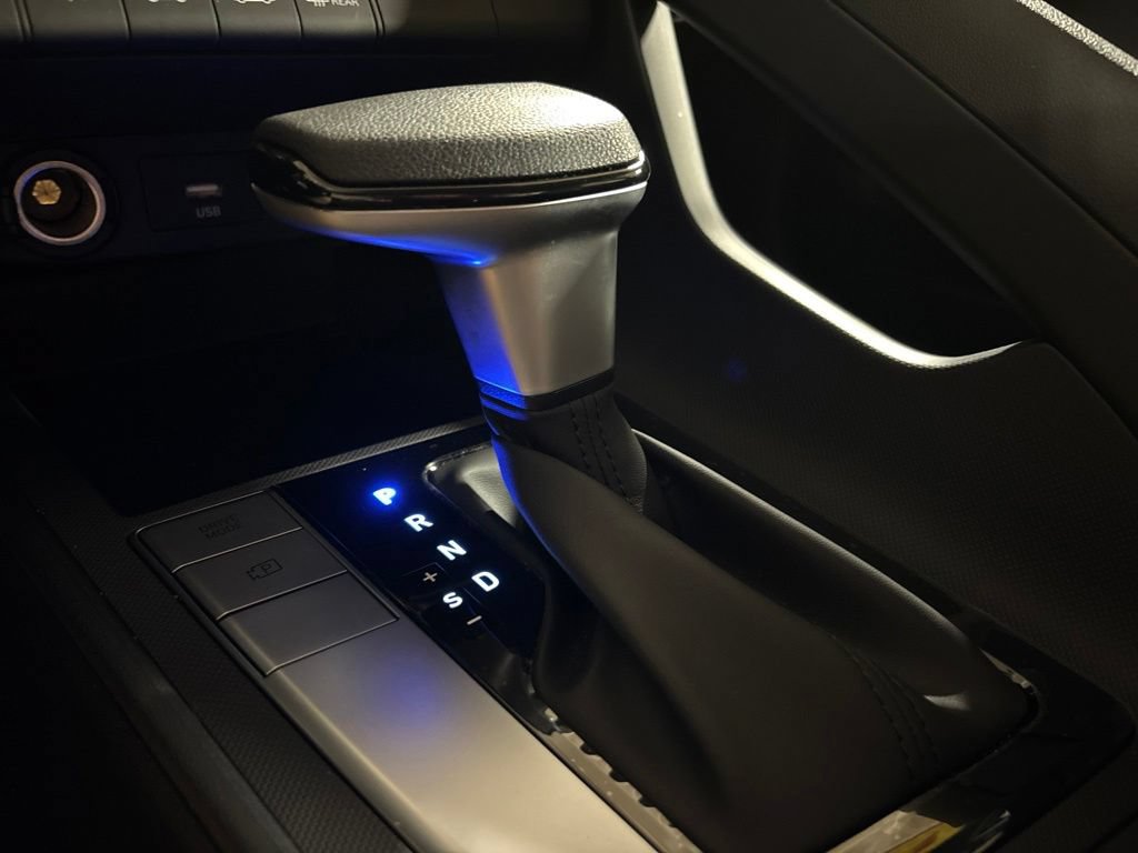 Certified 2025 Hyundai Elantra SE FWD image 22