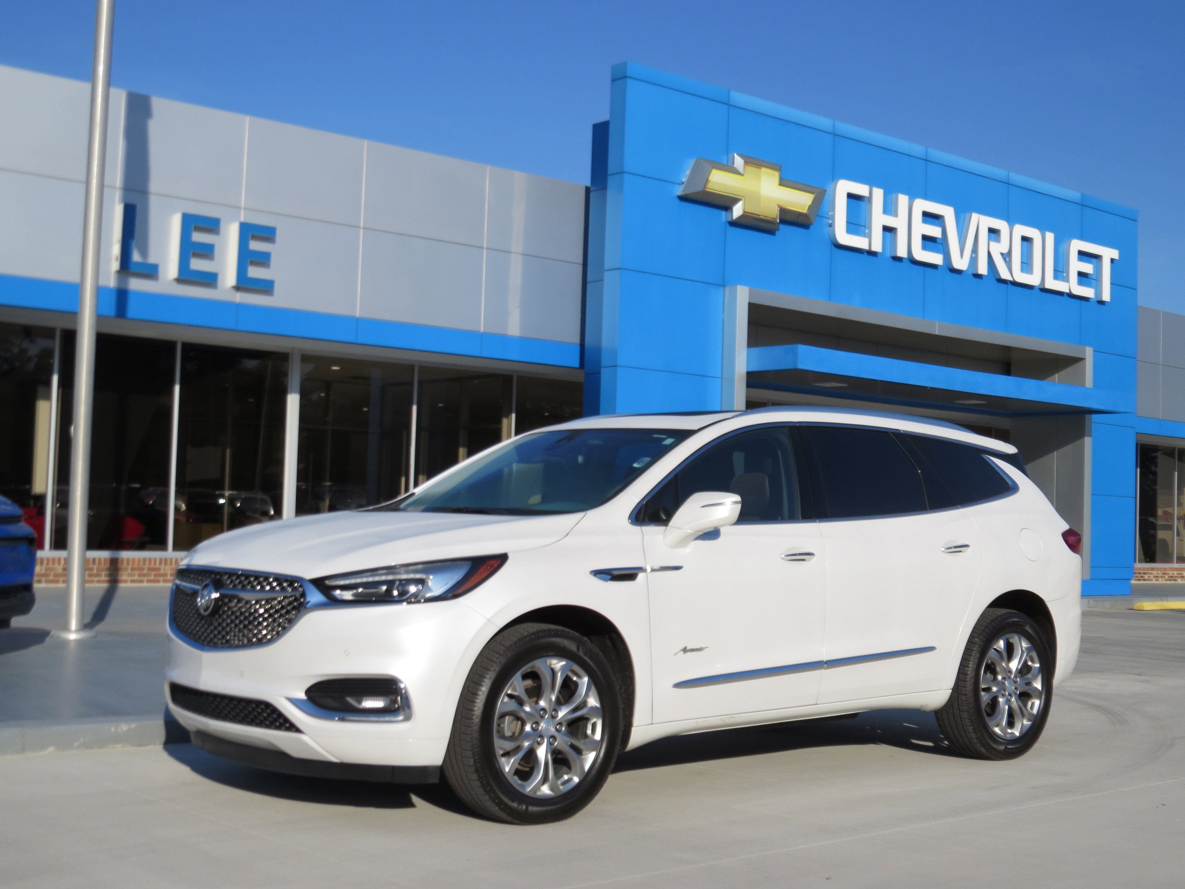 Used 2020 Buick Enclave Avenir w/ Trailering Package, 5000 lbs. FWD image 1