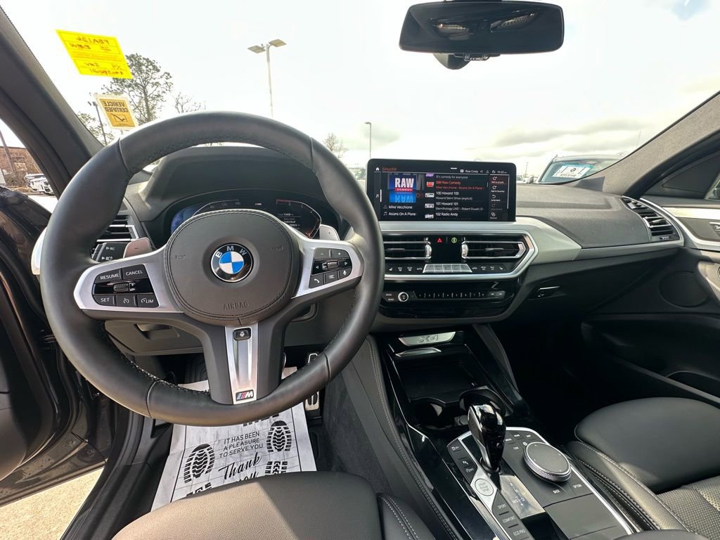 Certified 2025 BMW X4 xDrive30i image 8