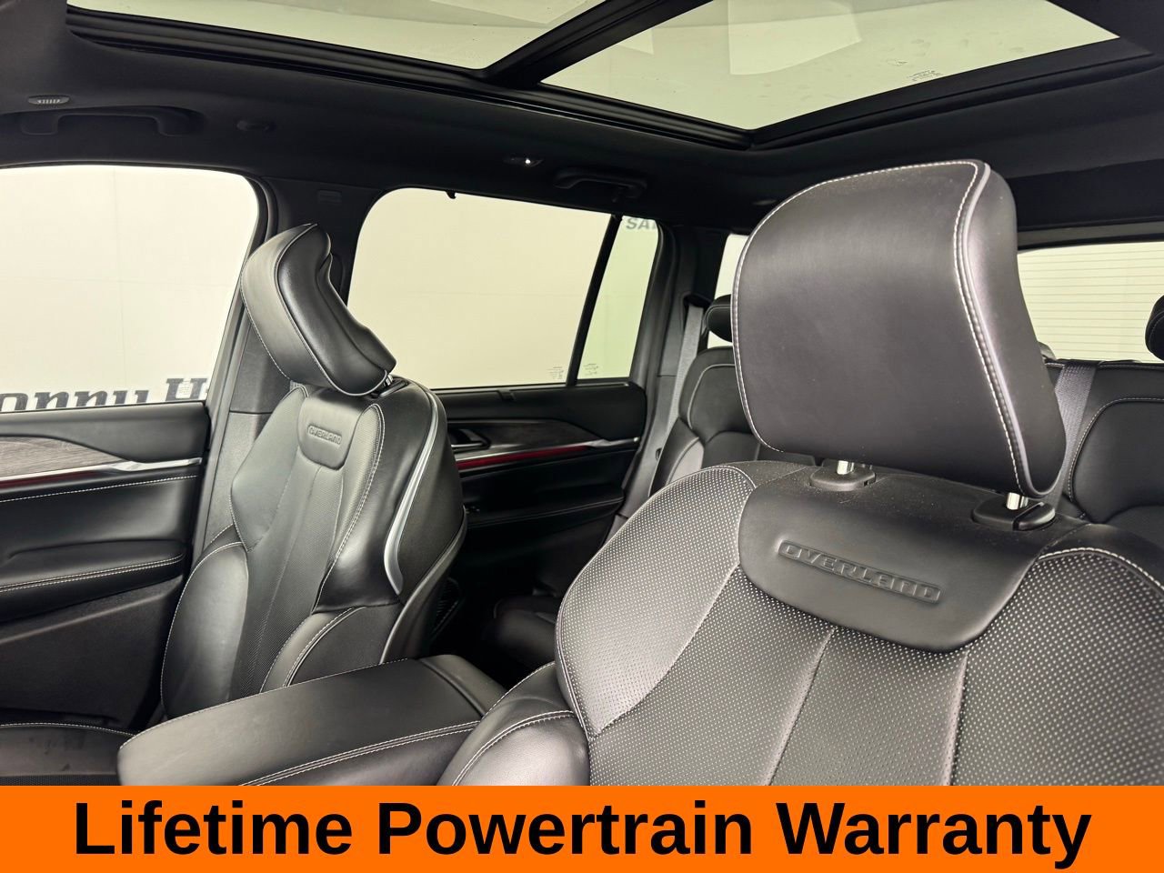 Used 2024 Jeep Grand Cherokee Overland w/ Luxury Tech Group IV image 12