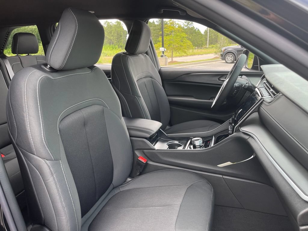 New 2026 Jeep Grand Cherokee Laredo RWD image 41